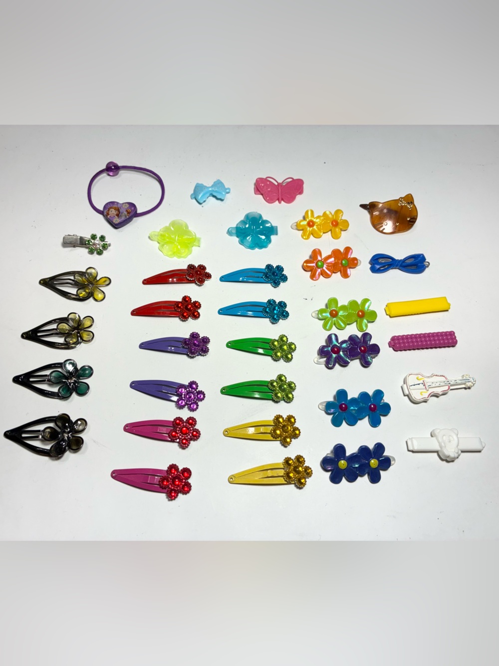 Y2K VTG Kids Hair Accessory Lot Hello Kitty Sofia Flower Clips 36 Pc